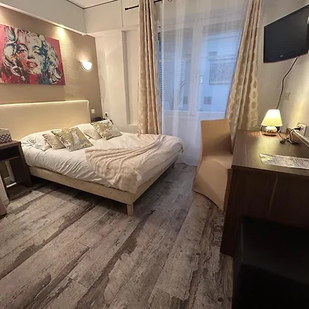 Hotel Ath Athenee 3*