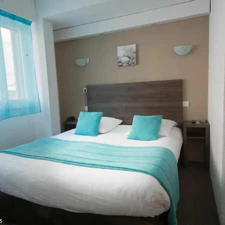 Hotel Ath Athénée 3*