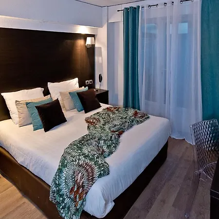 Ath Athenee Szálloda 3*