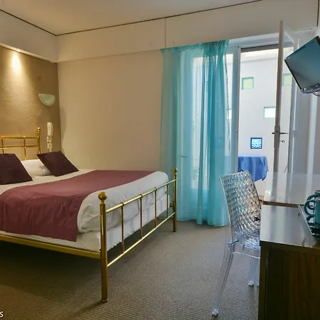 Ath Athenee Szálloda