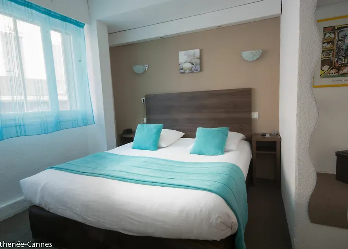 Hotel Ath Athenee 3*